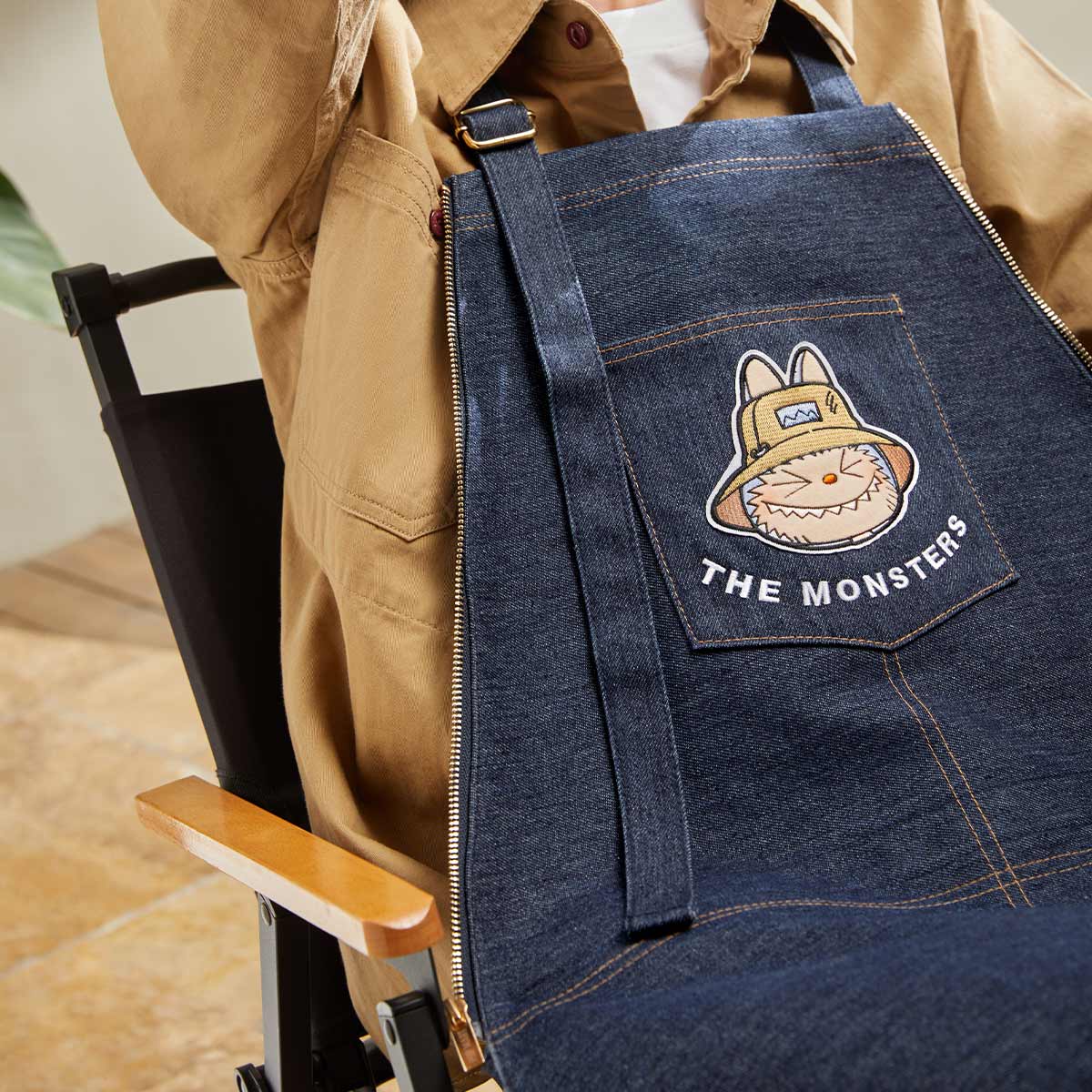 THE MONSTERS FALL IN WILD SERIES denim apron bag