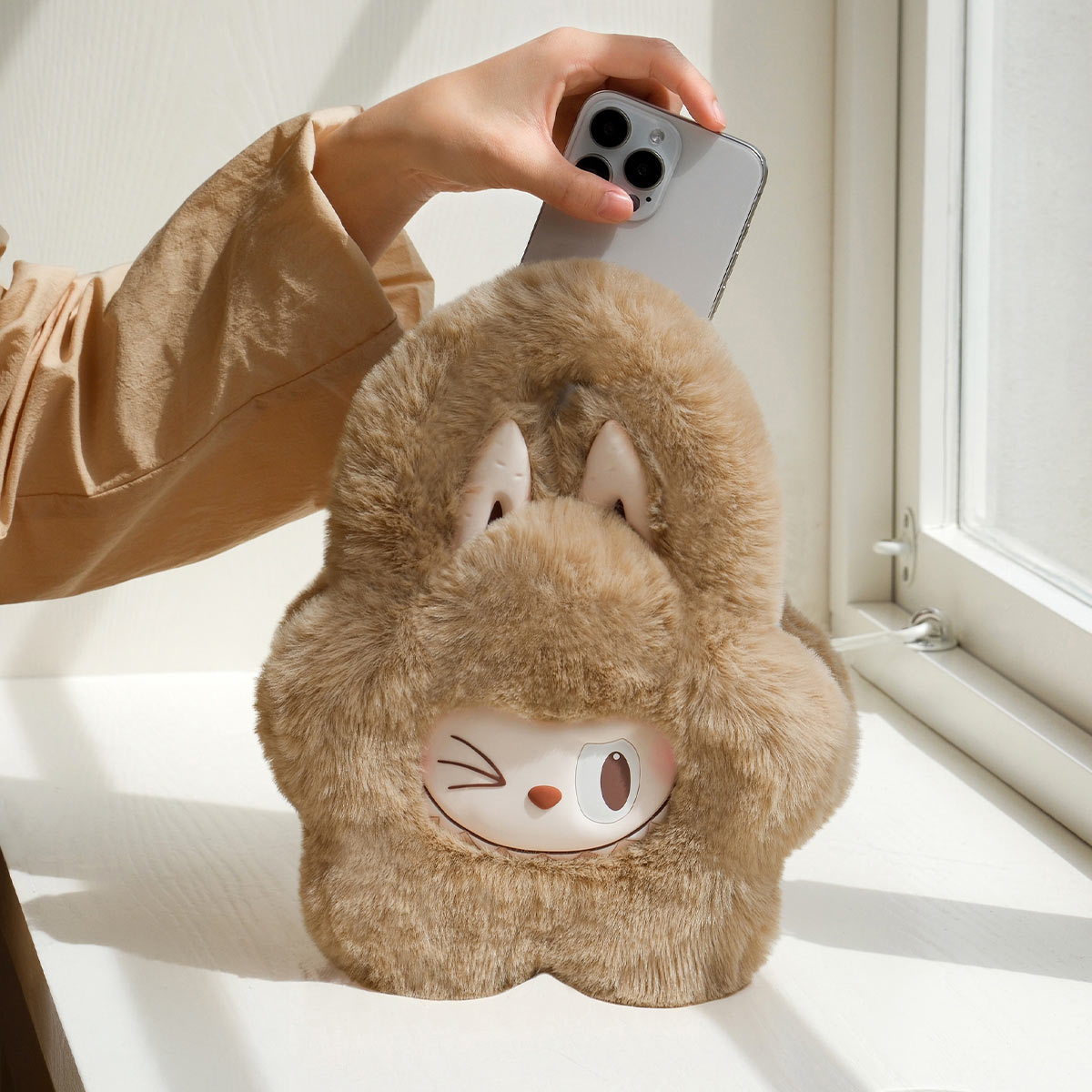 THE MONSTERS Classic Series Plush Flower Bag